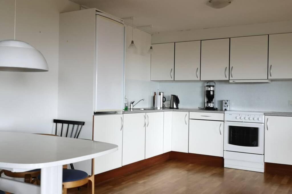 Large Apartment With Fabulous View Of 托尔斯港 外观 照片