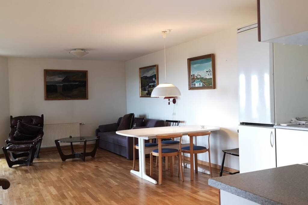 Large Apartment With Fabulous View Of 托尔斯港 外观 照片