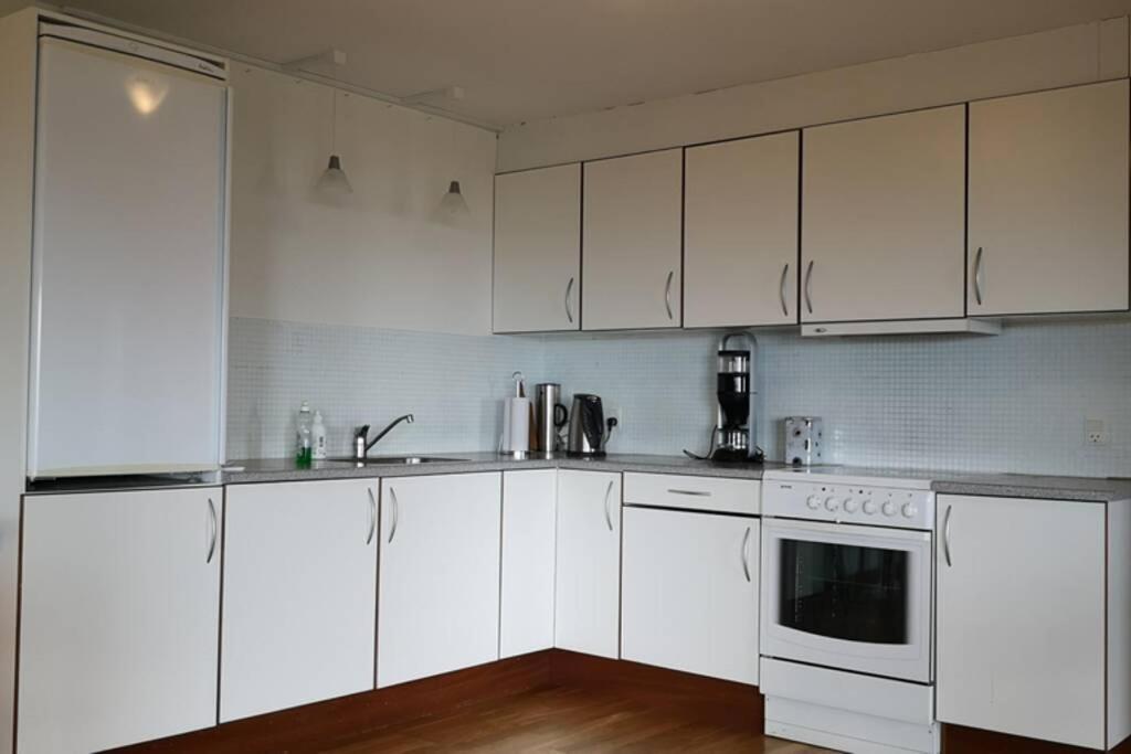 Large Apartment With Fabulous View Of 托尔斯港 外观 照片